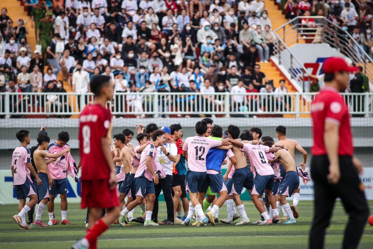 Giai Sinh Vien anh 8