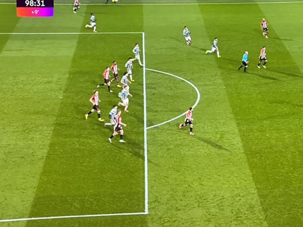 Aaron Wan-Bissaka anh 1