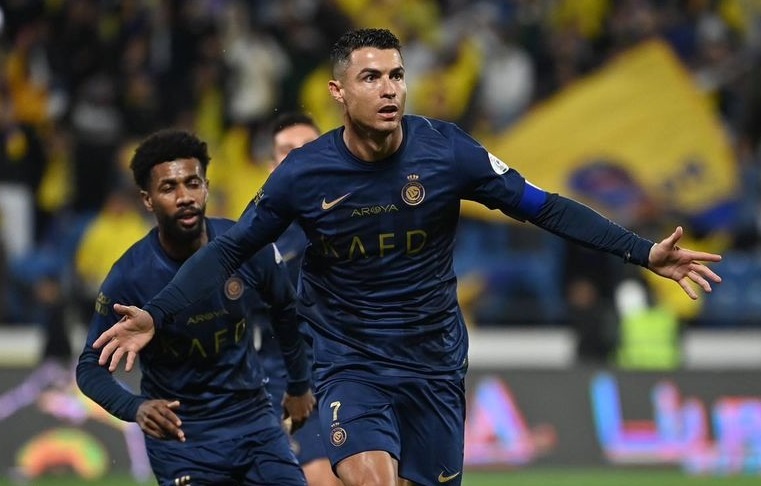 Ronaldo lap hat-trick trong tran thu 2 lien tiep hinh anh