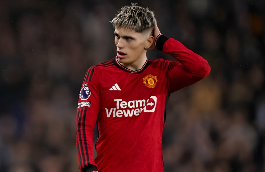 Thua nguoc Chelsea o phut 90+11, MU can hy vong du Champions League hinh anh