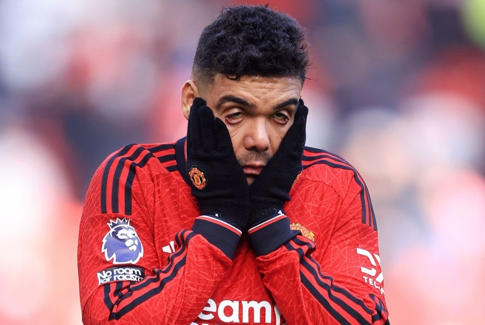 Casemiro gay phan no hinh anh