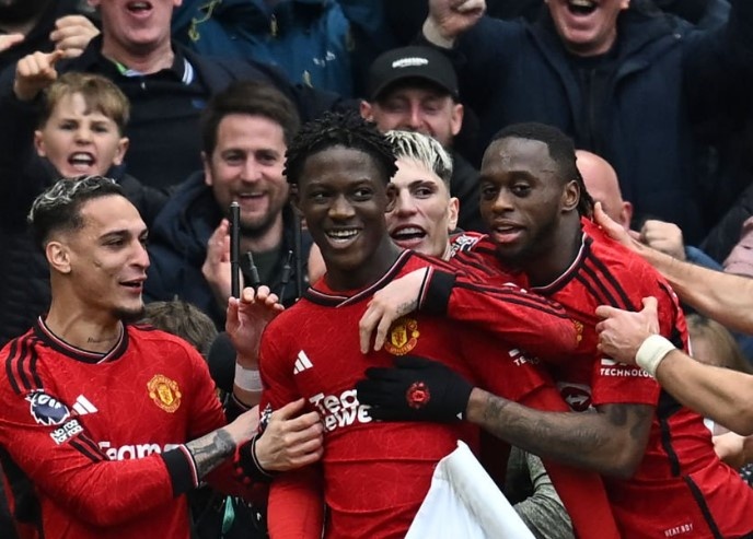 MU khien Liverpool mat ngoi dau bang hinh anh