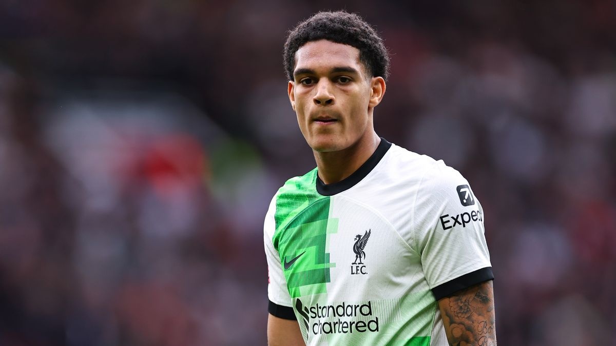 Sao Liverpool gay phan no hinh anh