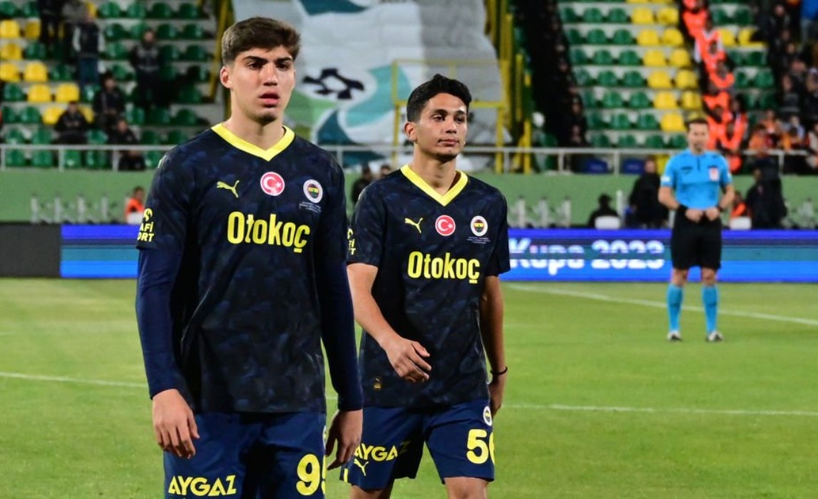 Fenerbahce bo tran tranh Sieu cup sau ban thua o giay thu 50 hinh anh