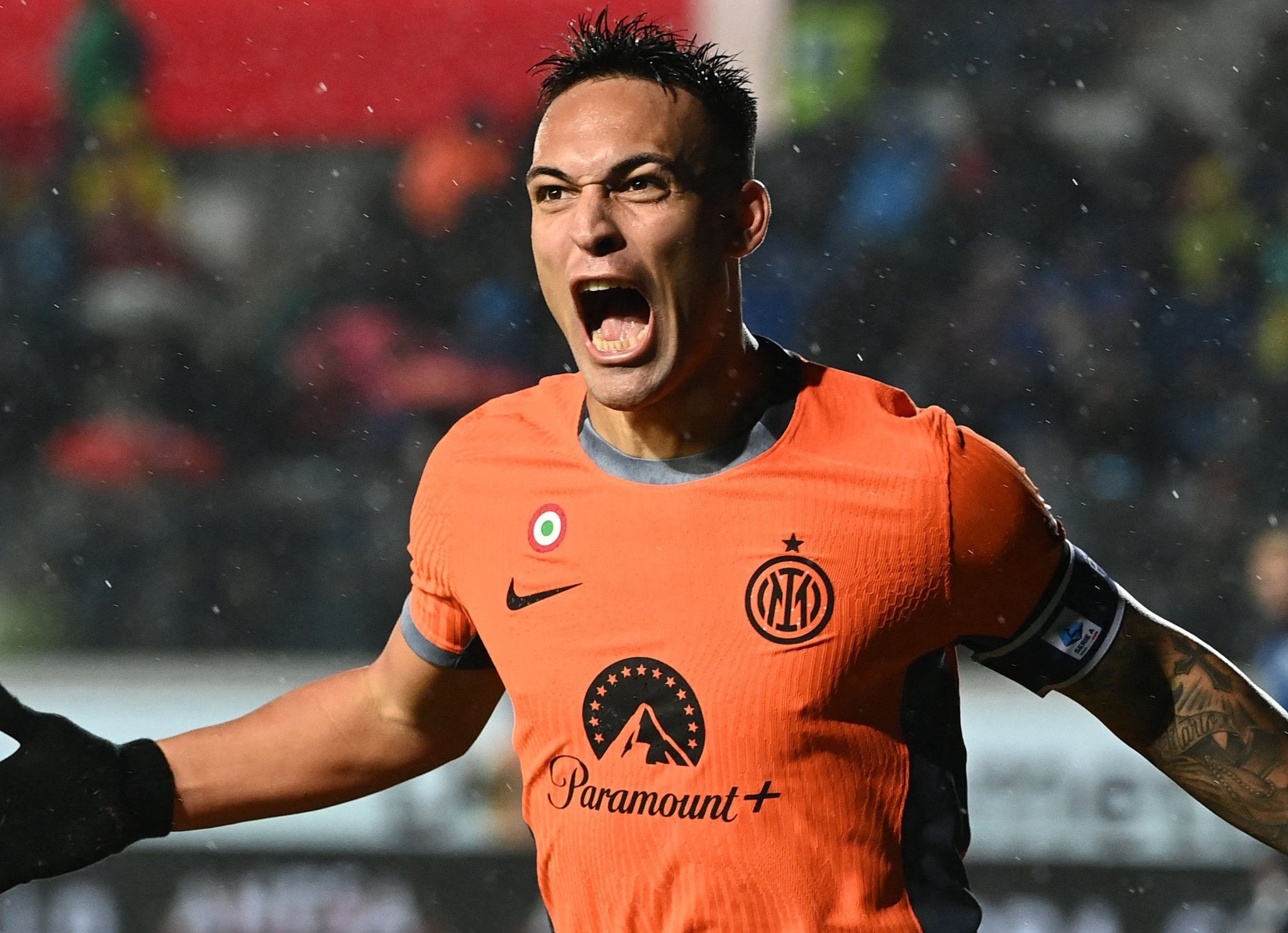 Ghi ban phut 90+5, Inter sap vo dich Italy hinh anh