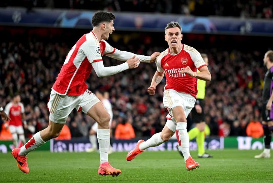 Arsenal lo co hoi danh bai Bayern boi quyet dinh tranh cai hinh anh