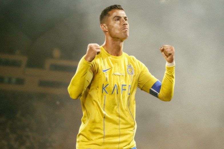 Ronaldo khoe nut vang YouTube nhanh nhat lich su hinh anh