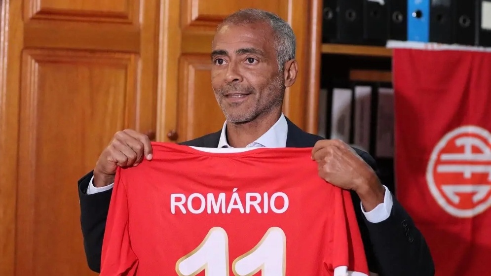 Huyen thoai Romario tai xuat o tuoi 58 hinh anh