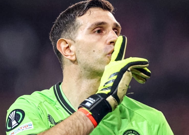 Emiliano Martinez bi phat hinh anh