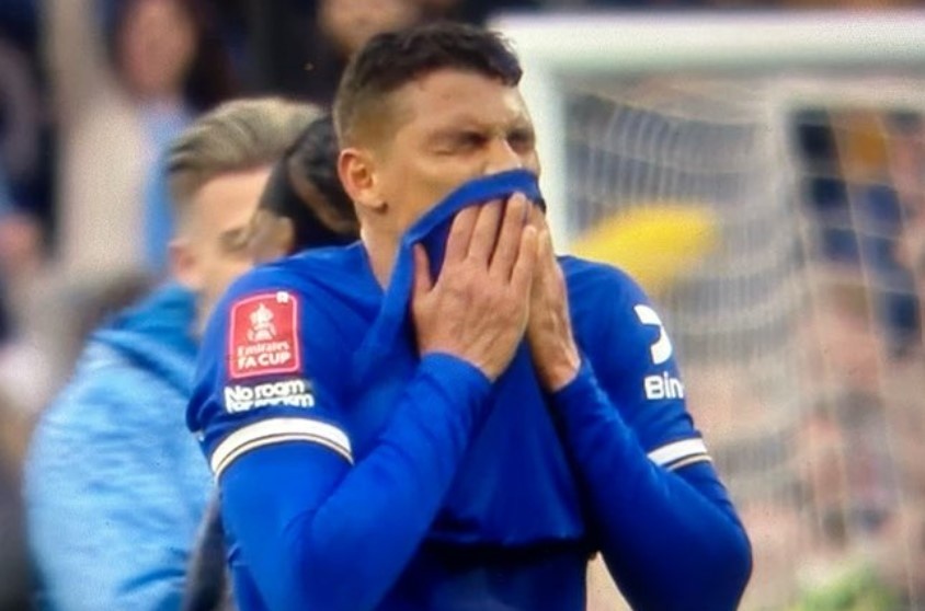 Thiago Silva bat khoc hinh anh