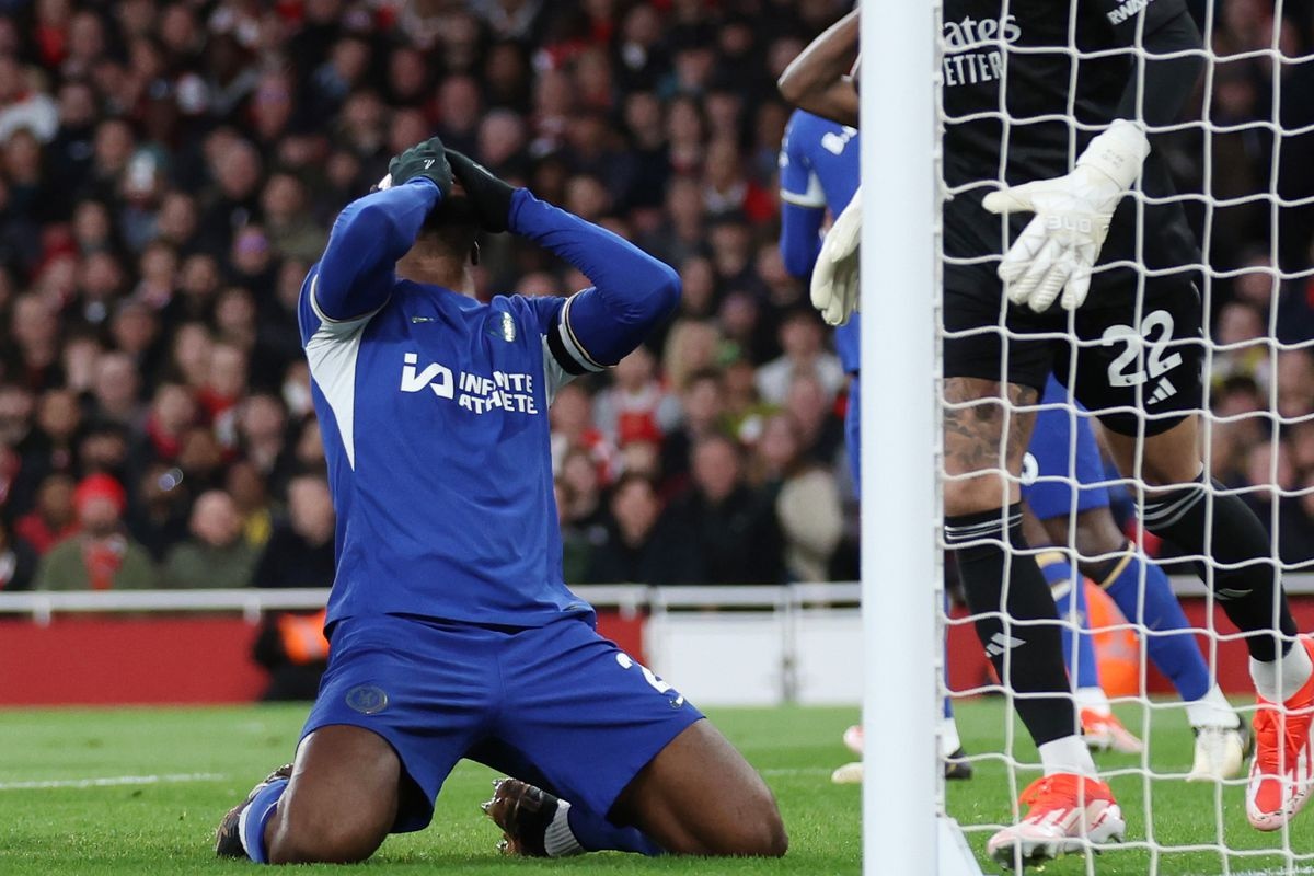 Bi kich bong da cua Chelsea hinh anh