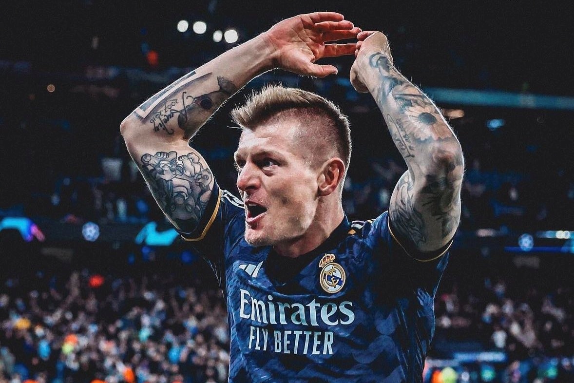 Nga mu truoc Kroos hinh anh