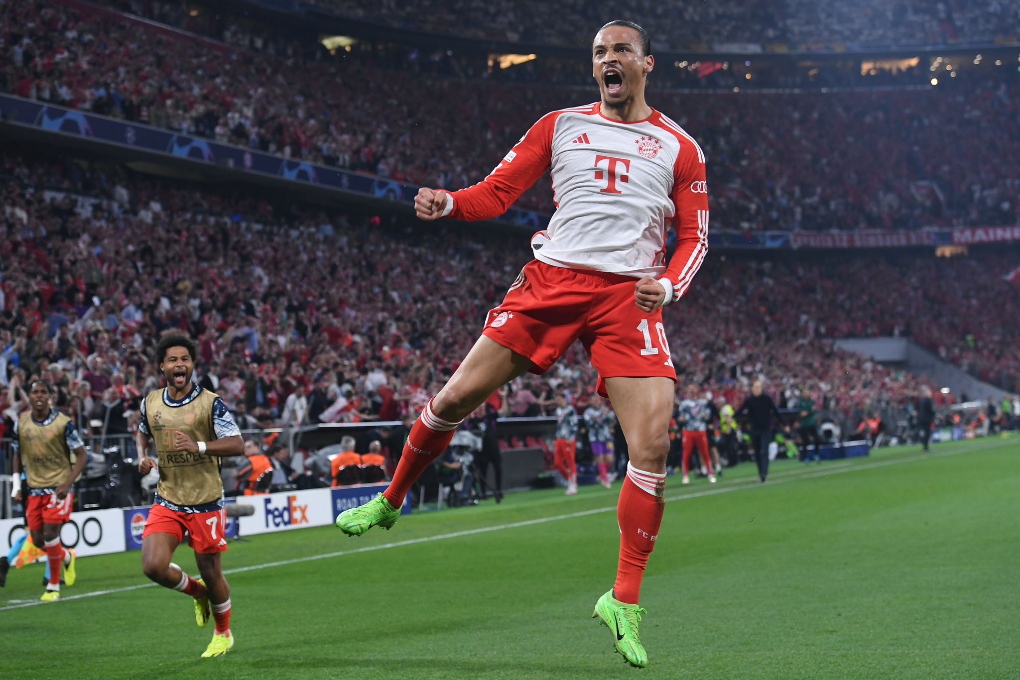 Bayern dau Real anh 1