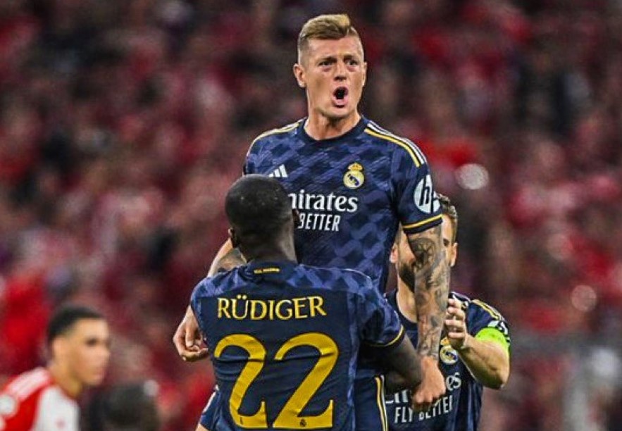 Bayern Munich tra gia vi che nhao Kroos hinh anh