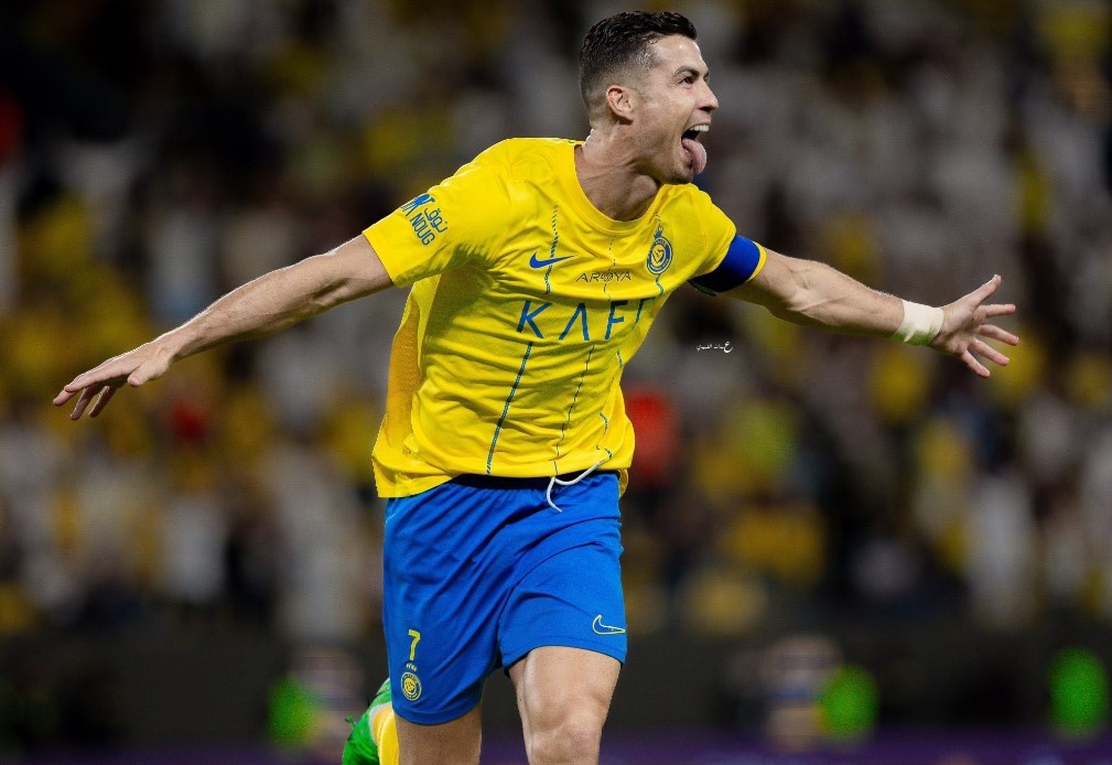 Ronaldo lap hat-trick hinh anh