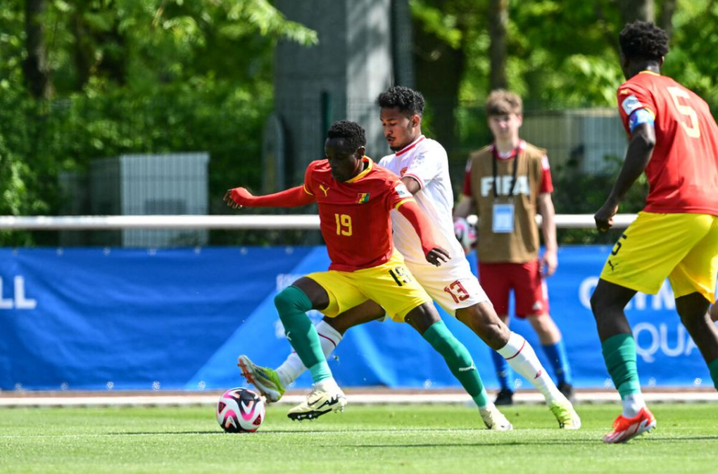 CDV Indonesia gay phan no khi phan biet chung toc hinh anh