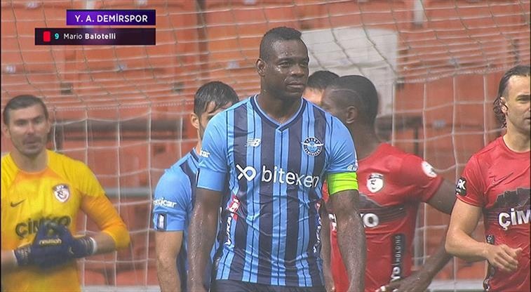 Balotelli lai gay hoa hinh anh