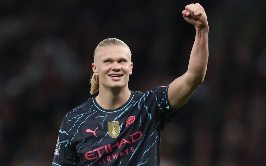 Ha Tottenham, Man City cham tay vao chuc vo dich Premier League hinh anh