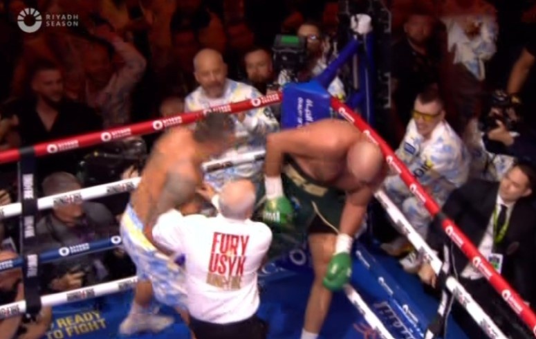 Usyk thang Fury anh 4