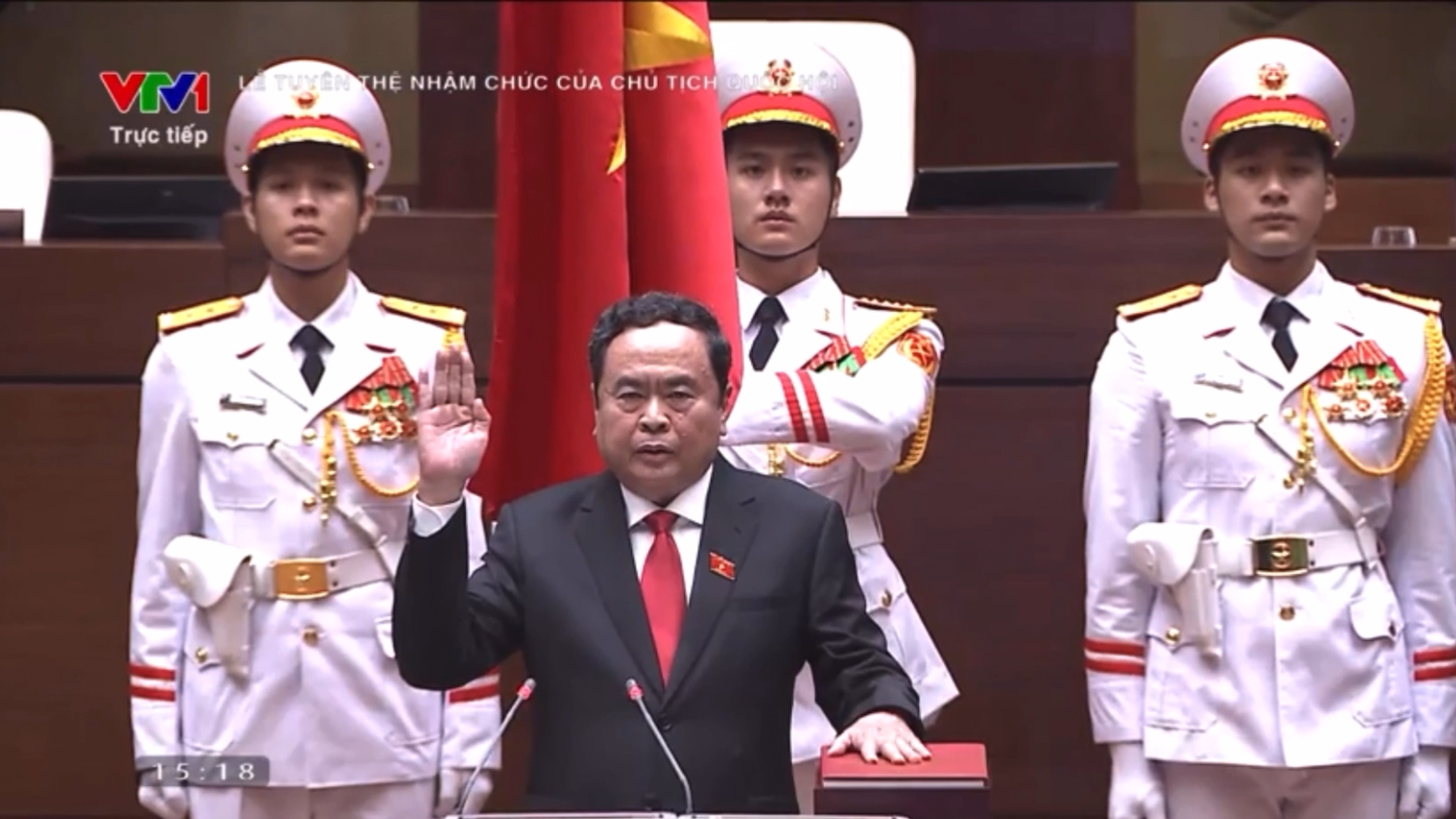 Le tuyen the cua Chu tich Quoc hoi Tran Thanh Man hinh anh