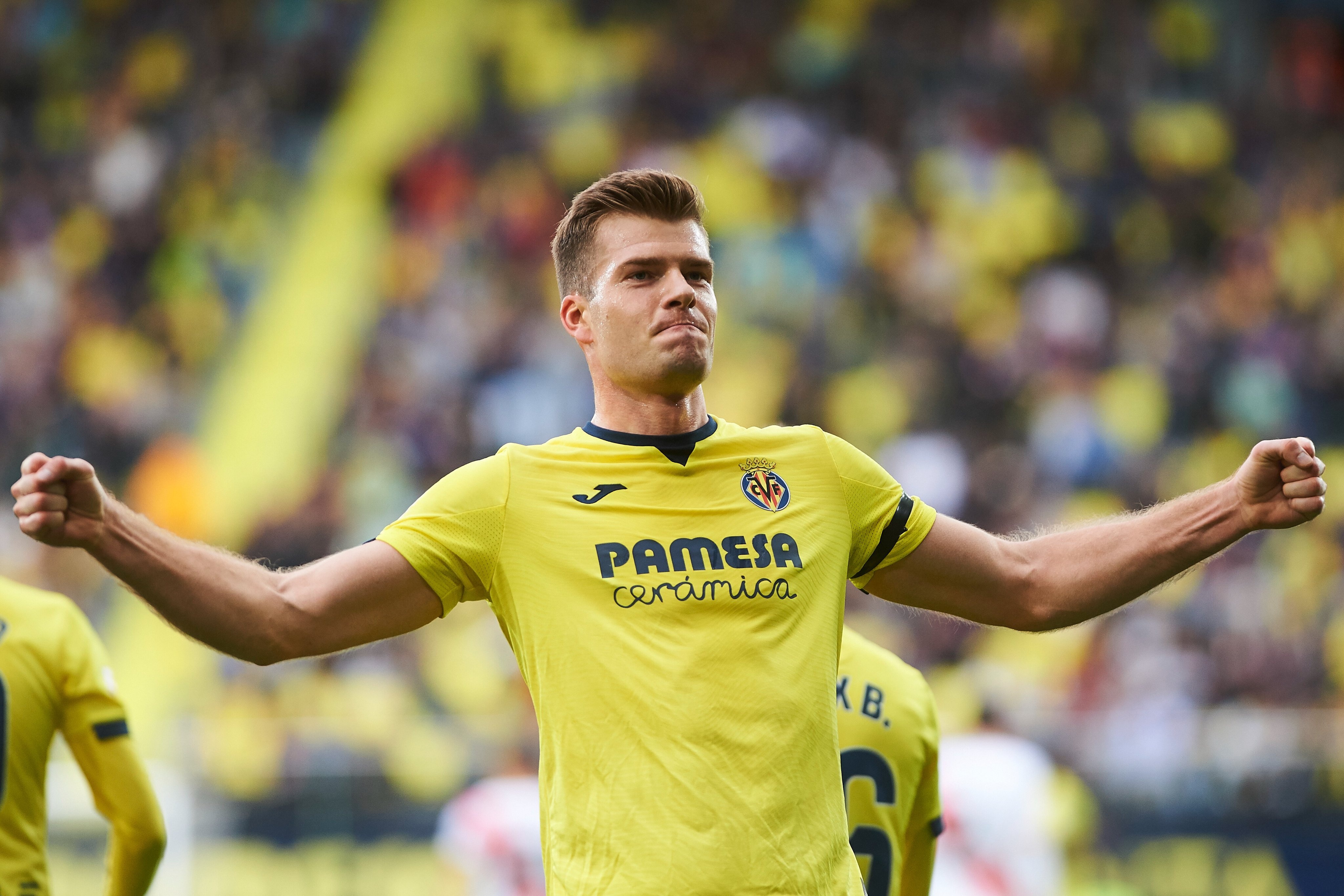 Cau thu vo danh ghi 4 ban lam be mat Real Madrid hinh anh