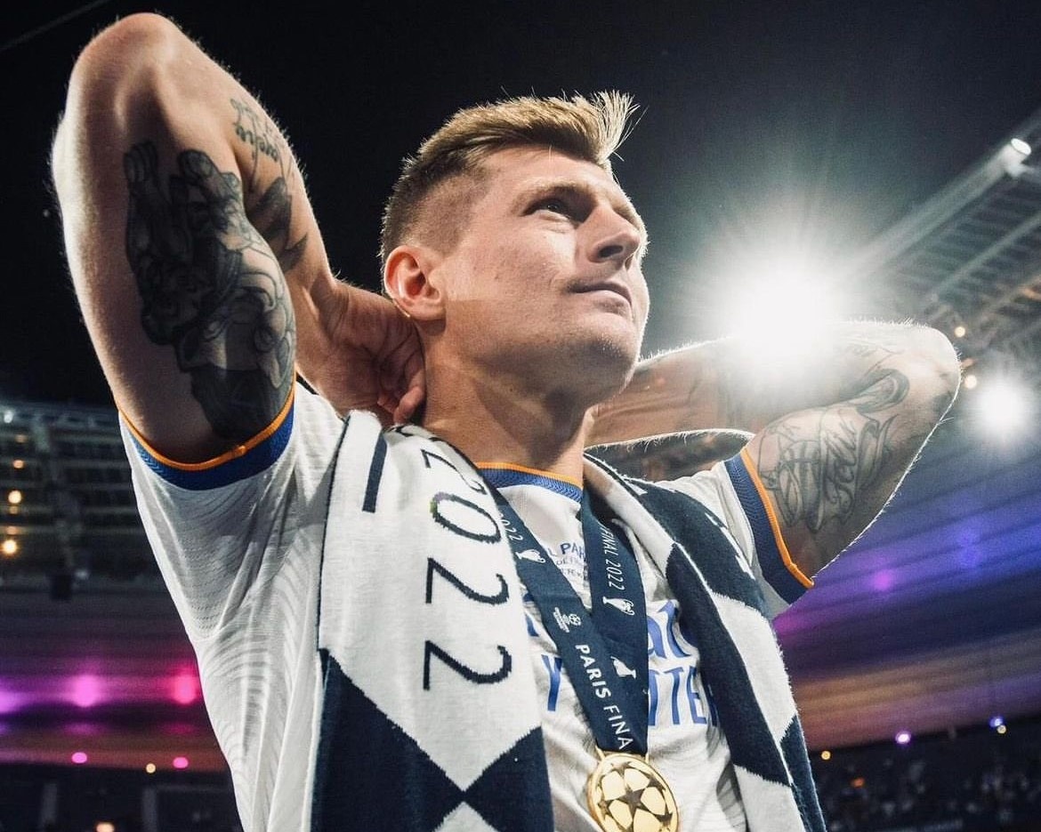 Kroos giai nghe, Real Madrid sup do? hinh anh