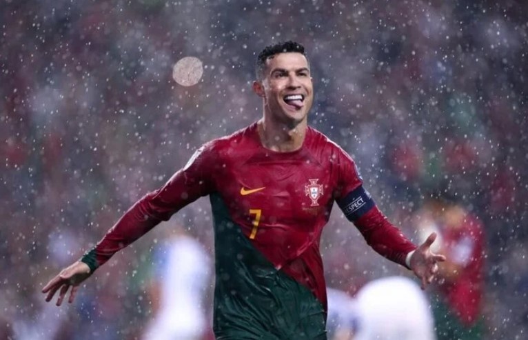 Ronaldo du EURO o tuoi 39 hinh anh