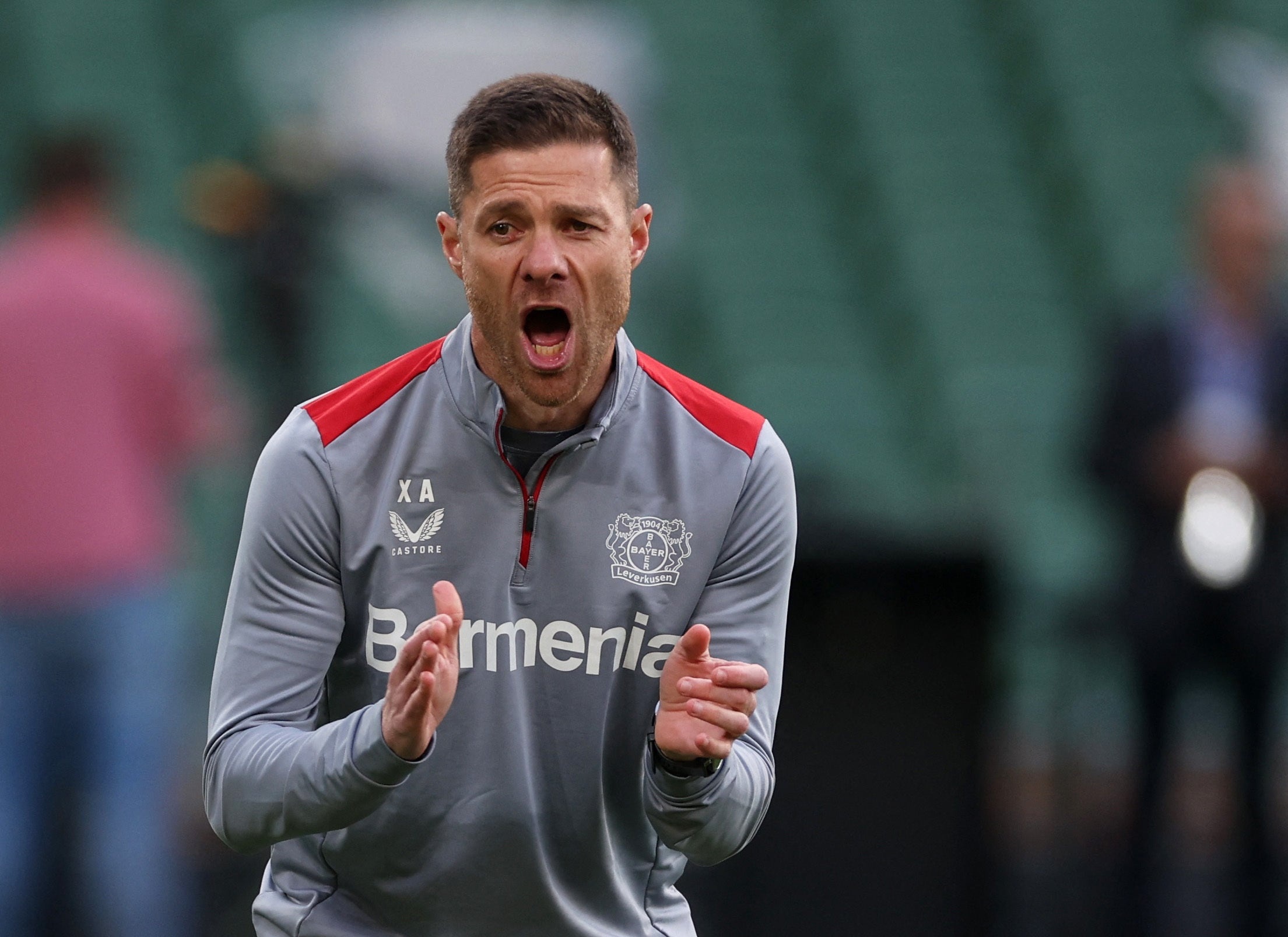 Alonso va Leverkusen nhan bai hoc dat gia hinh anh