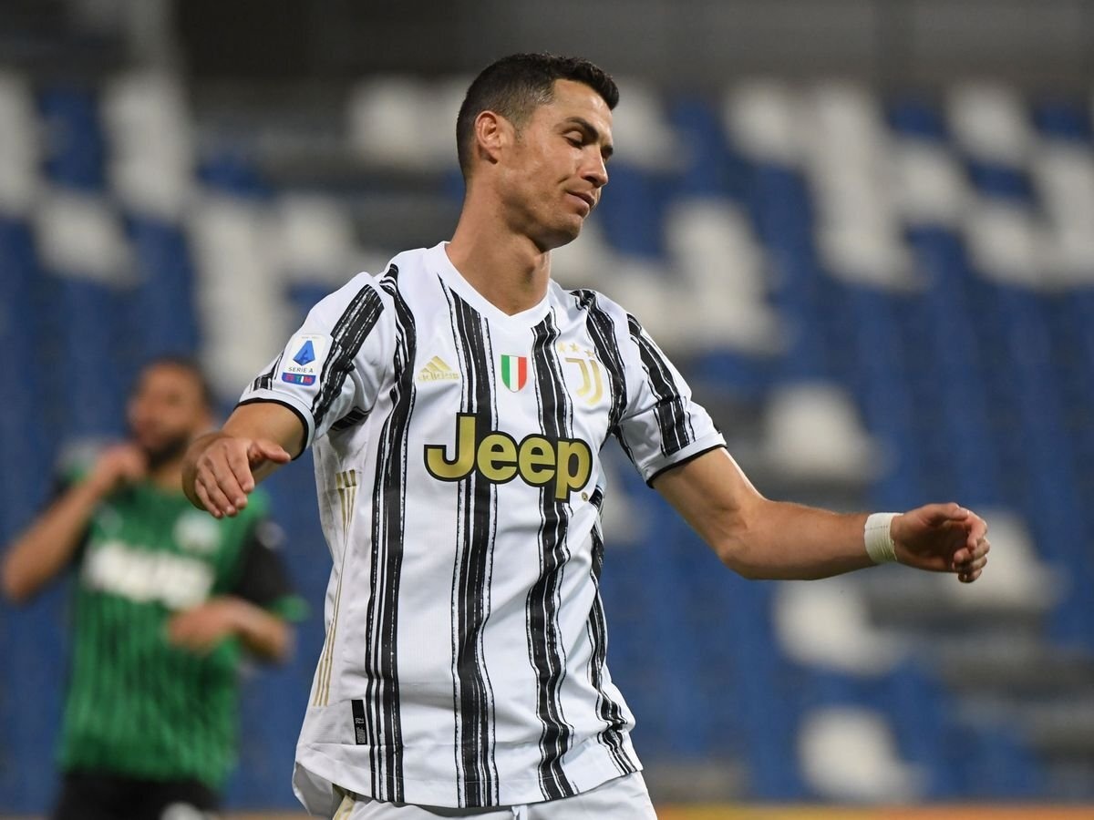 Chua nga ngu vu Ronaldo thang kien Juventus hinh anh