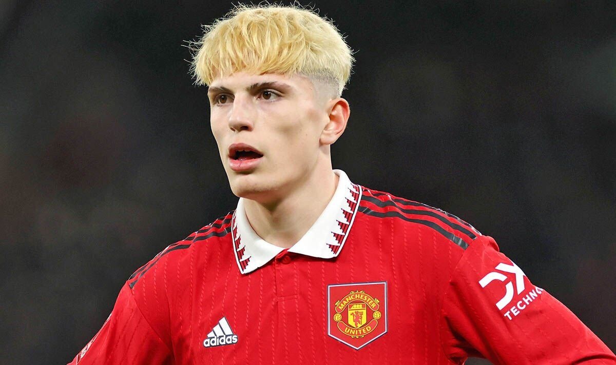 Garnacho khong quan tam den Man City hinh anh