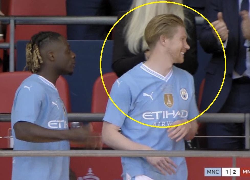 Rashford khoc, De Bruyne cuoi tuoi trong ngay MU vo dich hinh anh