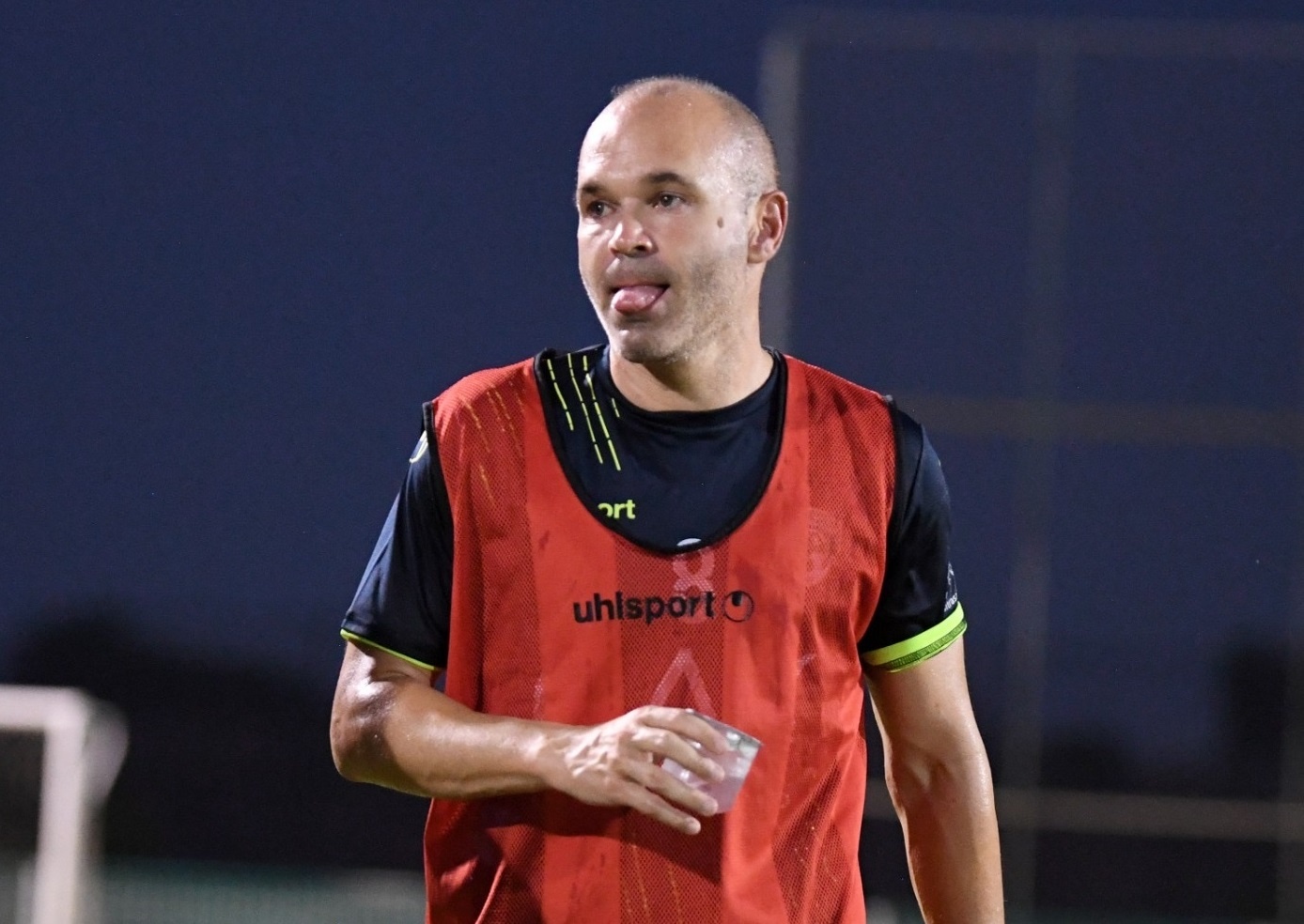 Dien mao cua Iniesta o tuoi 40 hinh anh