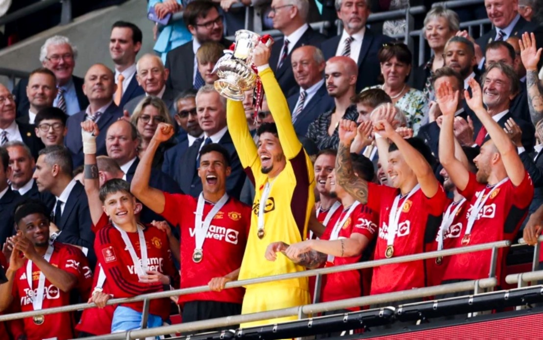 Khac biet giua MU va Arsenal khi vo dich FA Cup hinh anh