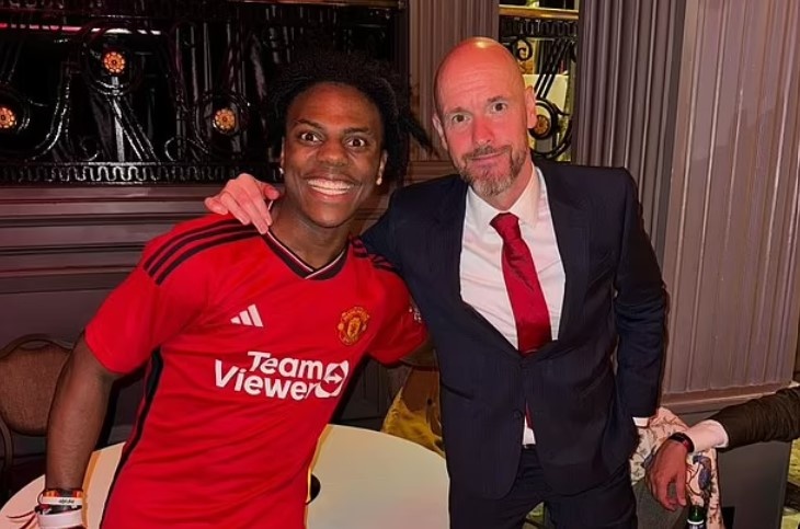 Noi bo MU chia re vi mot streamer hinh anh