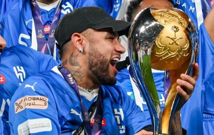 Neymar gianh cu an ba hinh anh