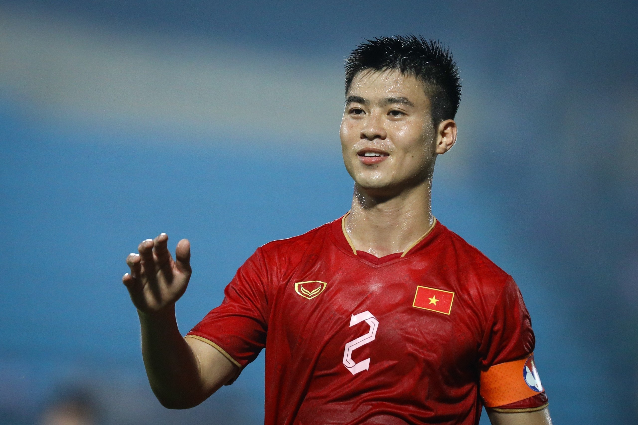 Co den tay Duy Manh hinh anh