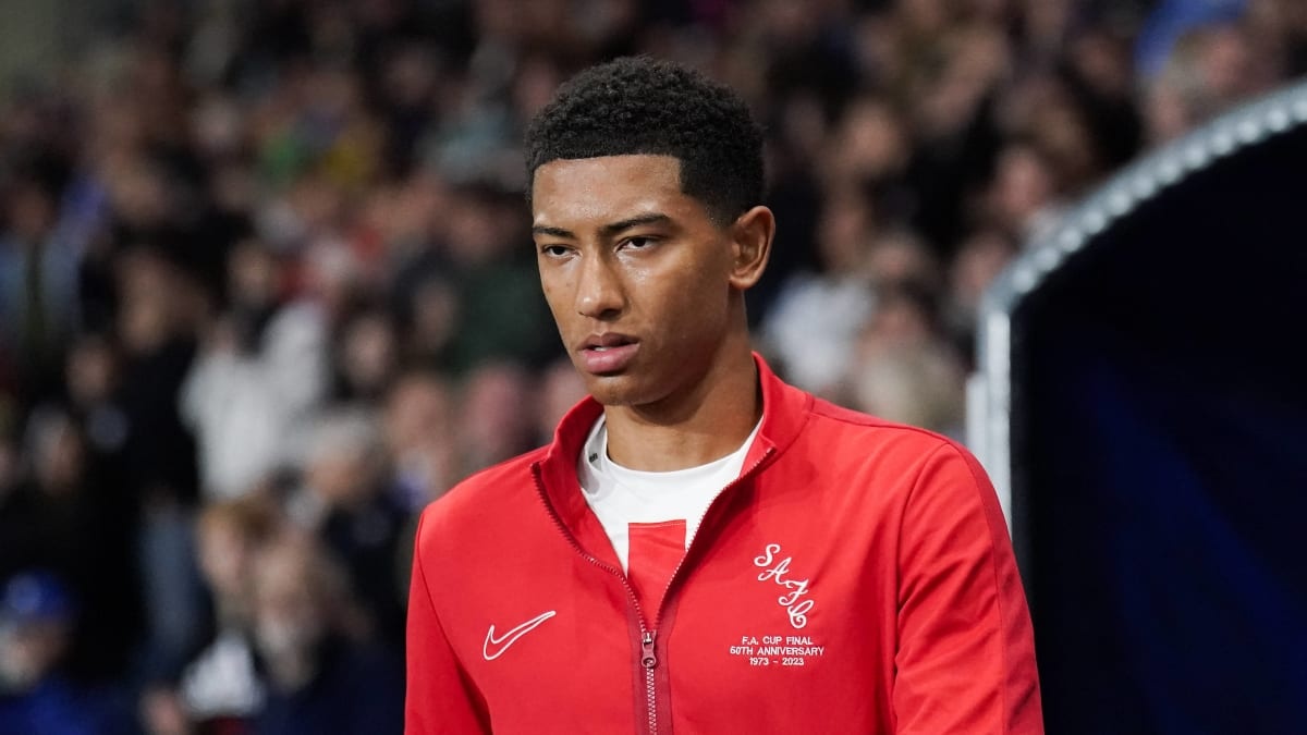 Em trai Bellingham duoc san don hinh anh