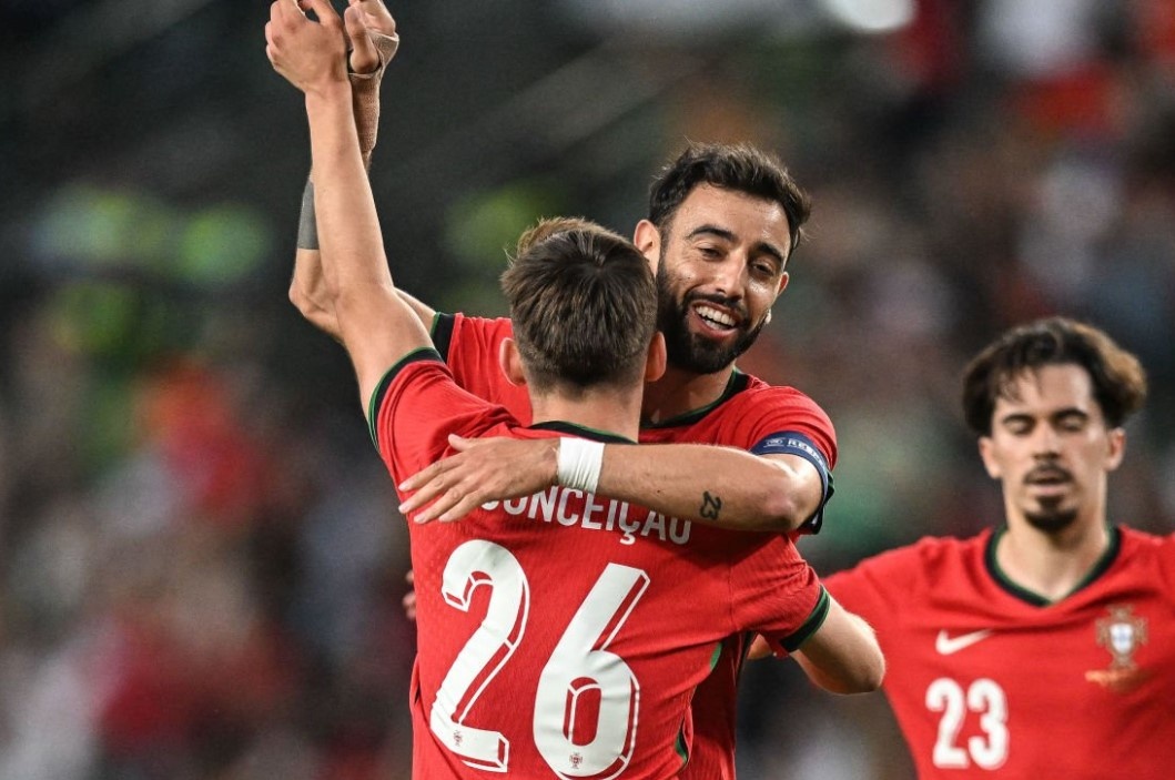 Phong do dang kinh ngac cua Bruno Fernandes hinh anh