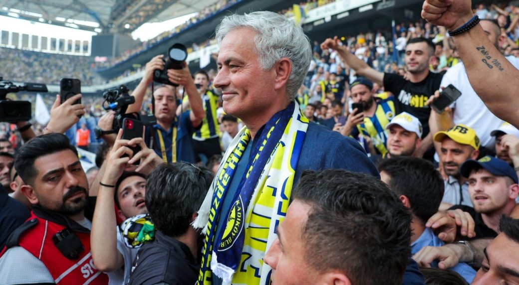 Muc luong khong lo cua Mourinho o Fenerbahce hinh anh