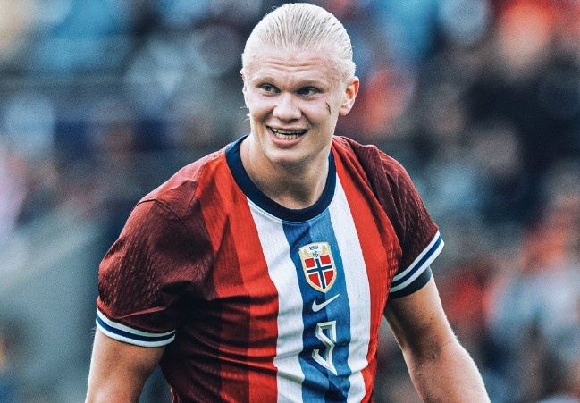 Haaland lap hat-trick hinh anh