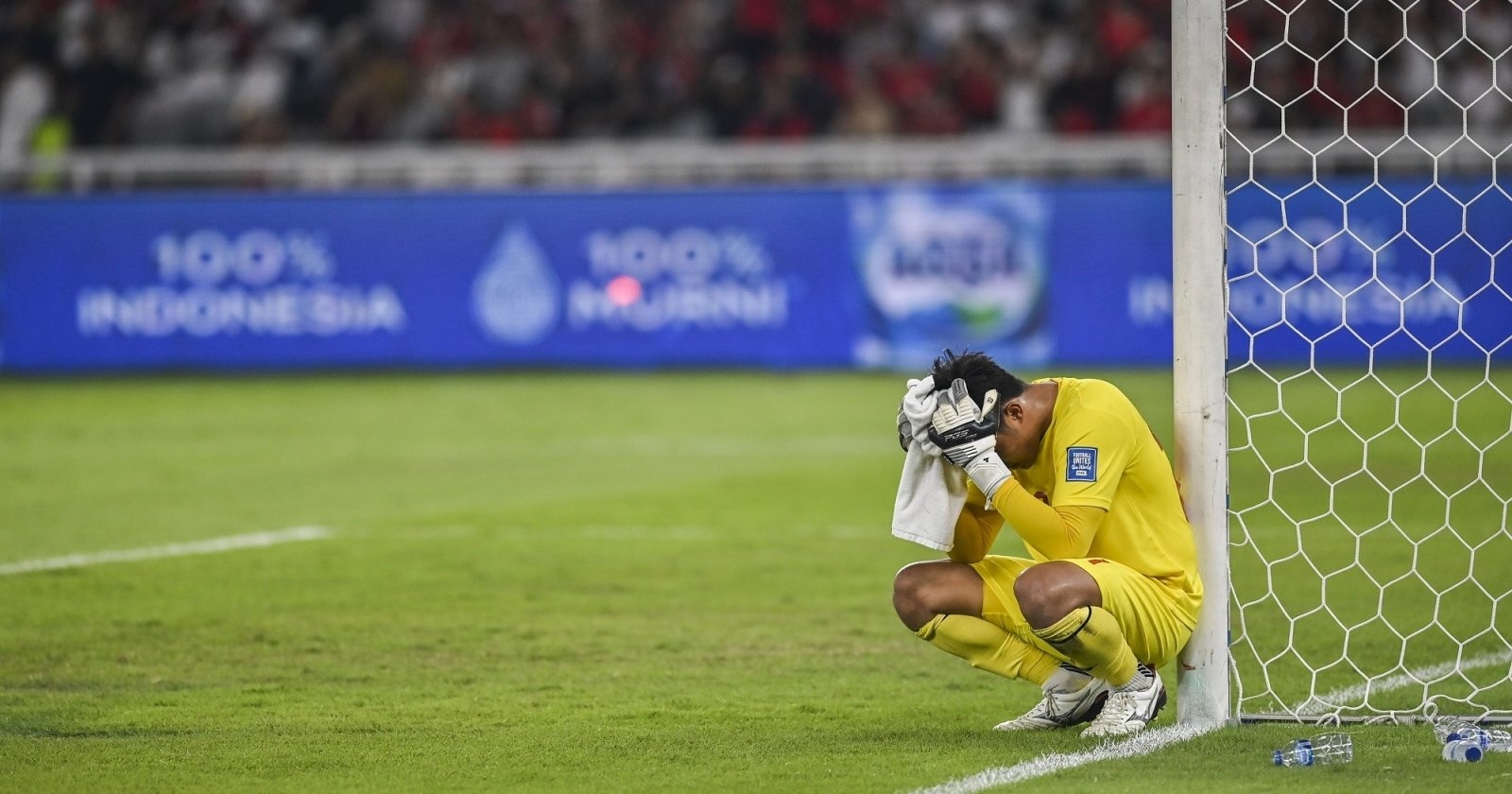 HLV Shin Tae-yong phan ung khi hoc tro mac sai lam hinh anh