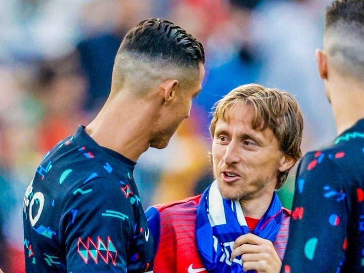 Xuc dong voi hinh anh cua Ronaldo va Modric hinh anh