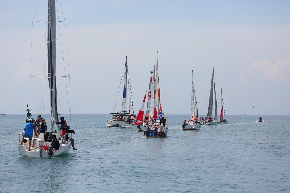 Giai Dua thuyen buom anh 4