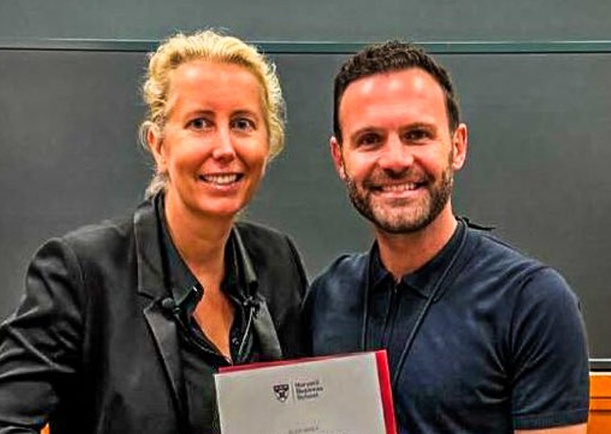 Mata nhan bang o dai hoc Harvard hinh anh