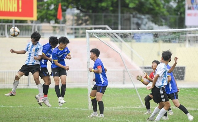 giai bong da dan toc anh 2