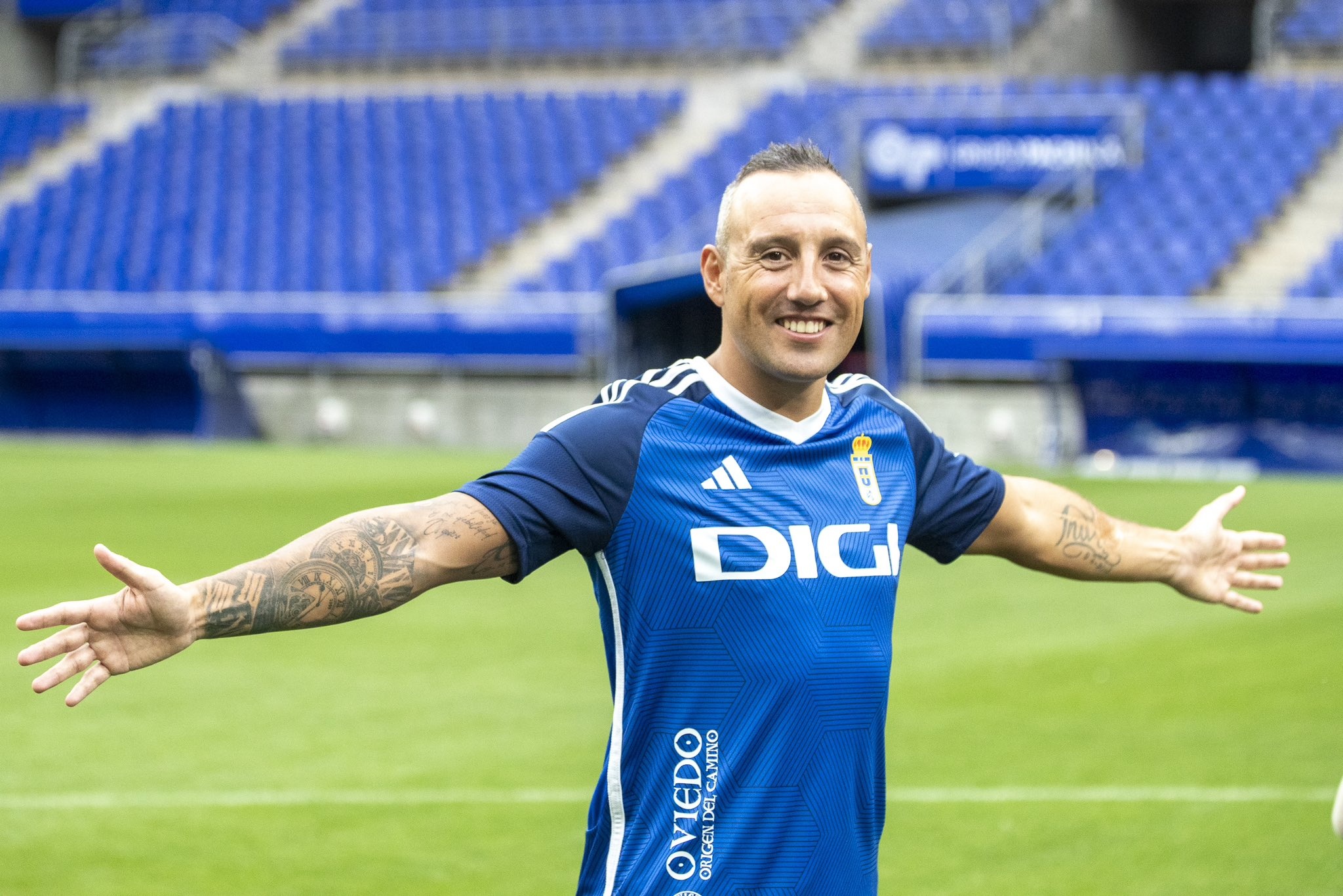 Santi Cazorla gio ra sao hinh anh