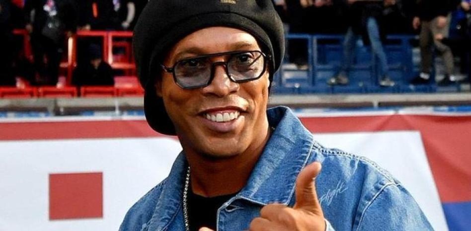 Ronaldinho tuyen bo gay soc ve tuyen Brazil hinh anh