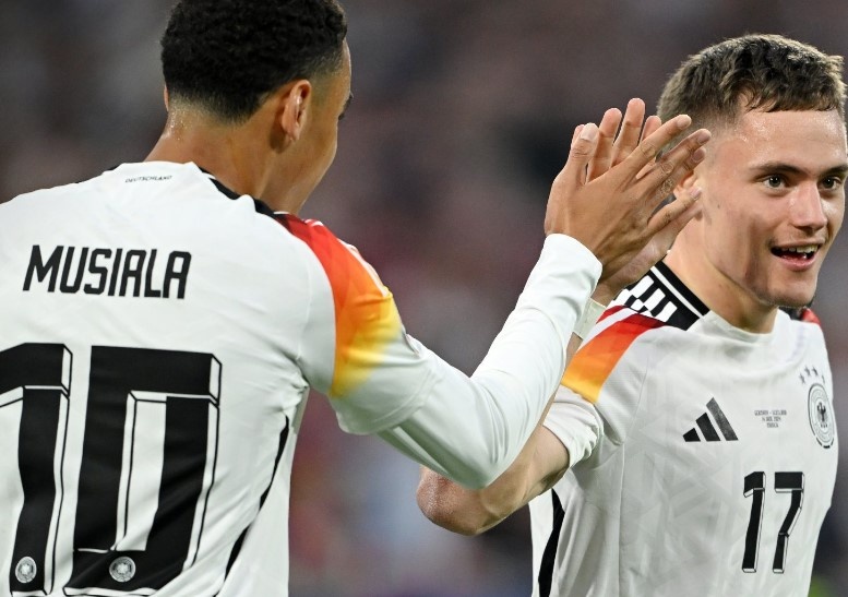 Tuyen Duc lap ky luc hinh anh