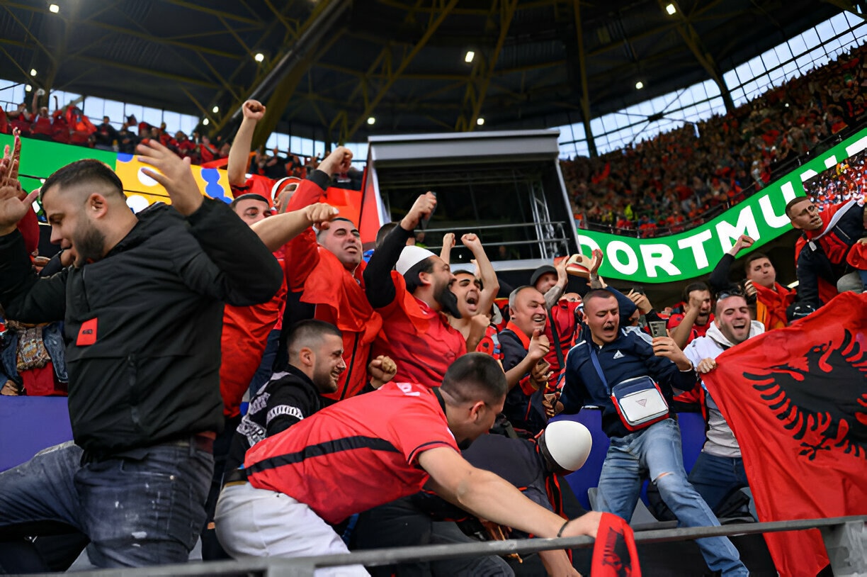 Italy dau Albania anh 4