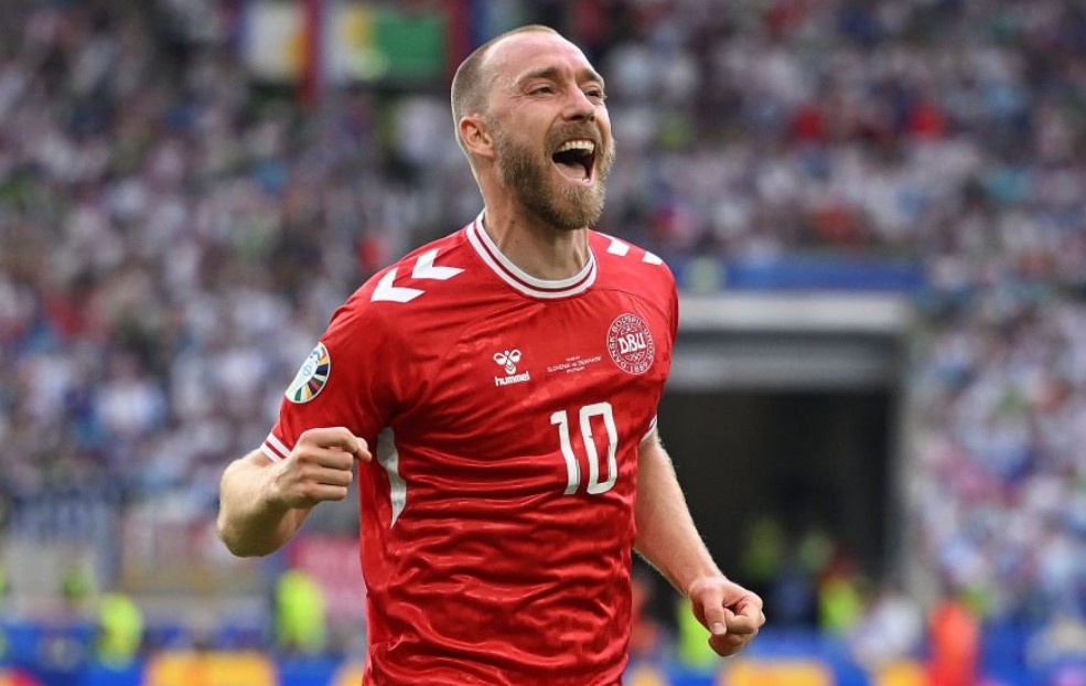 Sao Man Utd toa sang trong mau ao Dan Mach hinh anh